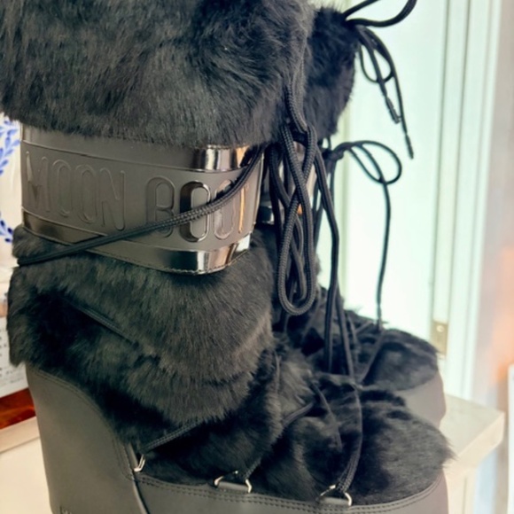 Fur Moon Boot Lace Up - Picture 2 of 8